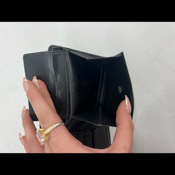 Louis Vuitton Epi bifold wallet - Picture 8 of 12